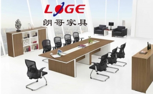 定制板式辦公家具時需考慮哪些因素？